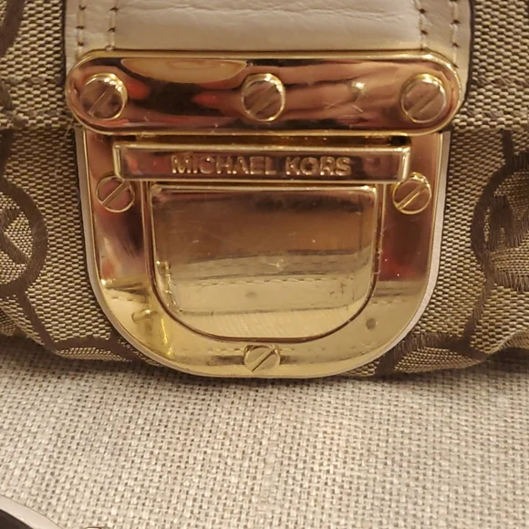 Michael Kors Crossbody - Picture 2 of 7